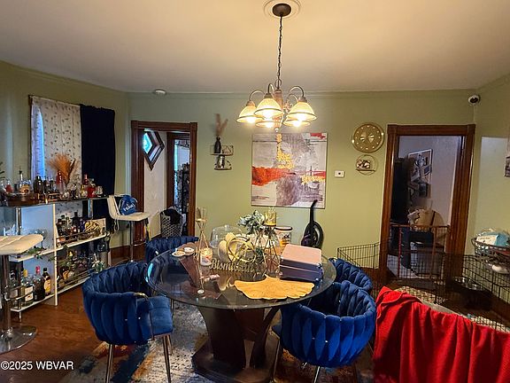5th image of 405-407 Hastings St S