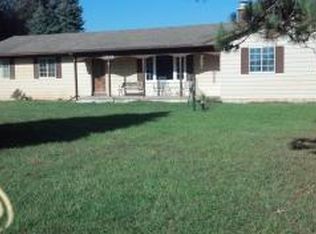 5326 Clearview Dr, Howell, MI 48843