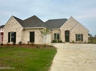 444 Aurora Cir, Canton, MS 39046