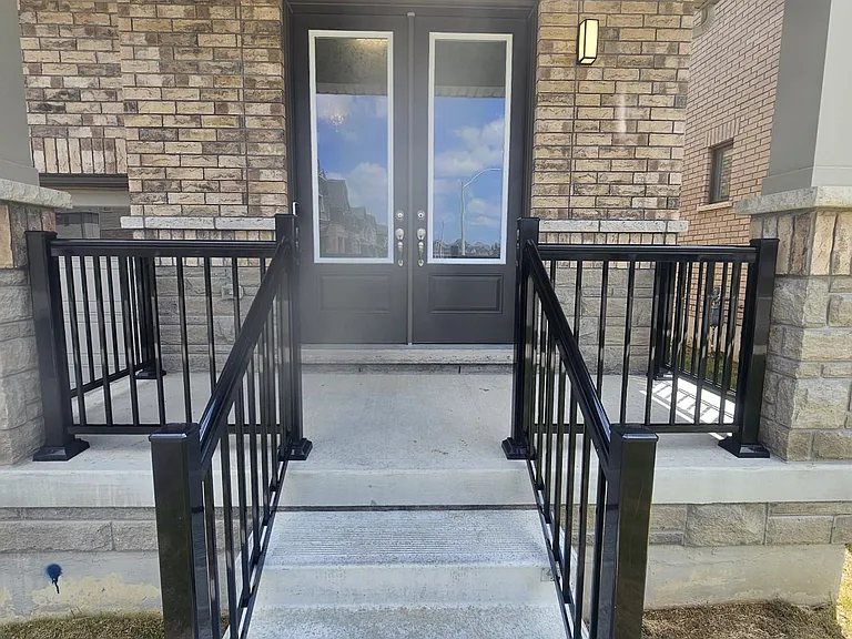 233 Leslie Davis St — Photo 2