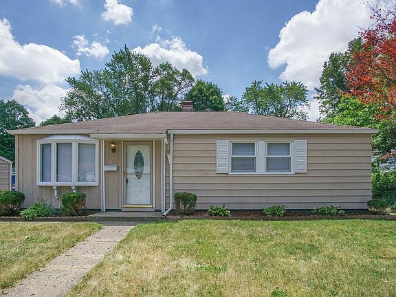 2nd image of 812 Dover Dr