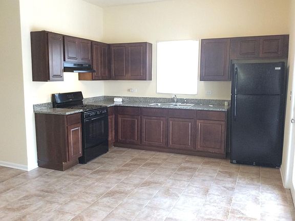 3rd image of 10810 S Avenue J
