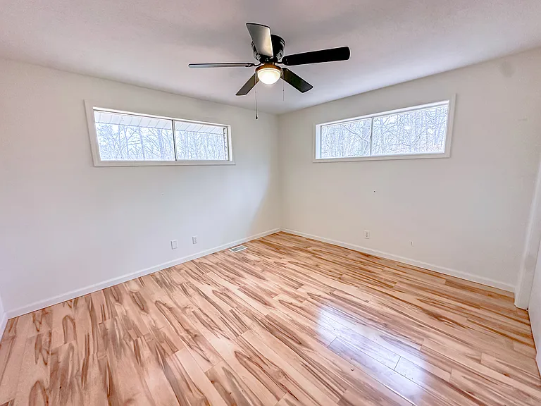 323 Forrest Glen Rd — Photo 16