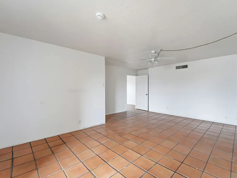 545 E Brown Rd — Photo 5