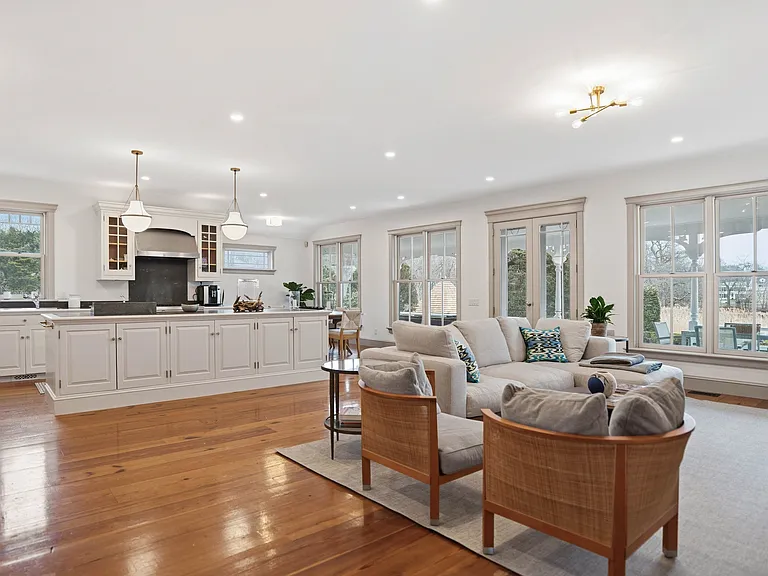 32 Oakland Ave — Photo 18