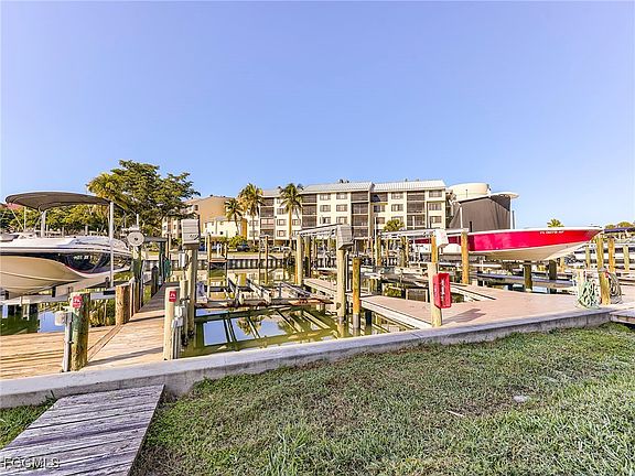 5th image of 4581 Bay Beach Ln APT 482