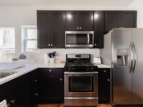 full kitchen