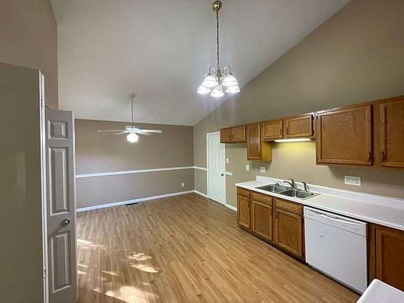 4th image of 6465 Calloway Ct