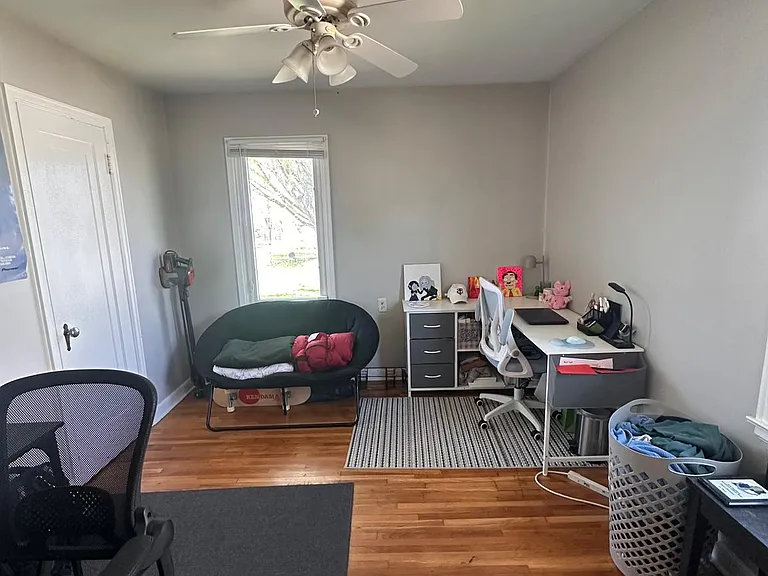 707 11th Ave NE — Photo 5