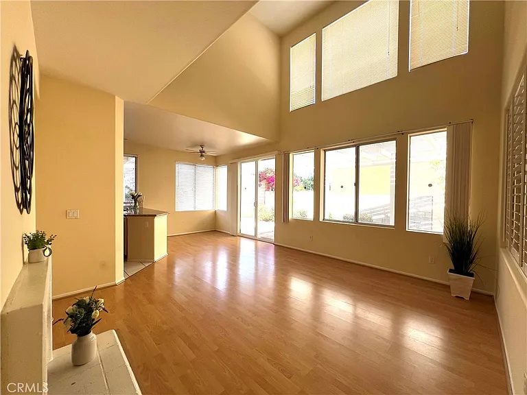 15201 Riviera Ln — Photo 11