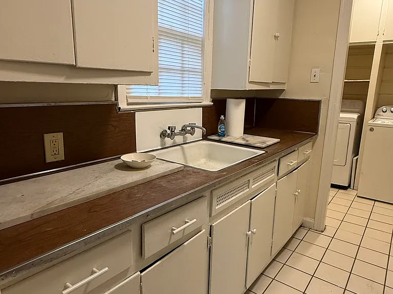 2299 York Ave #2299 — Photo 6
