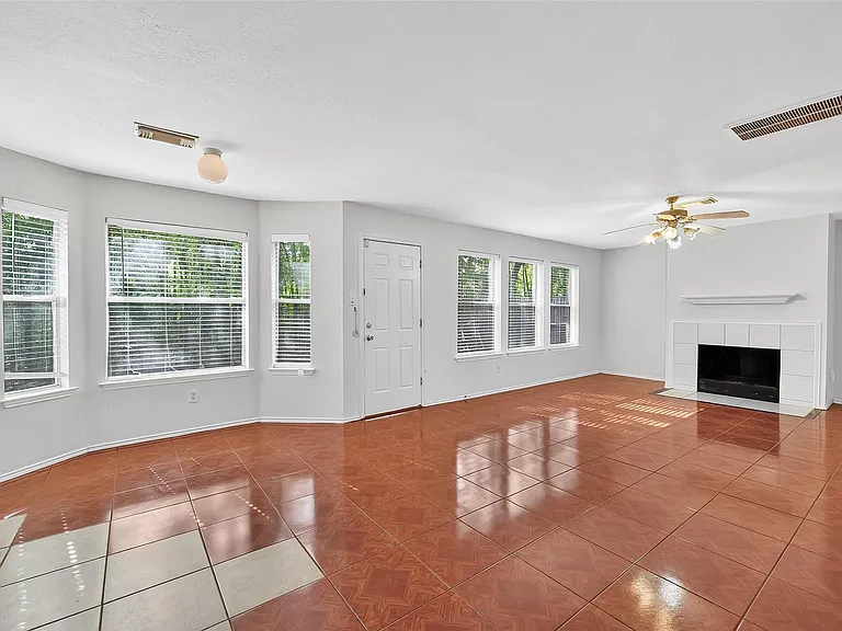 8366 Golf Green Cir — Photo 9