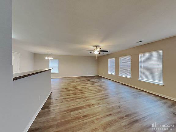 2nd image of 1031 Stanwyck Ave