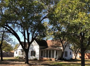 701 N San Antonio St, Sabinal, TX 78881