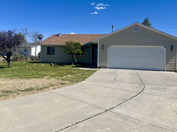 132 Flora Pl