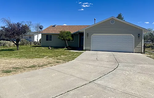 132 Flora Pl Photo 1