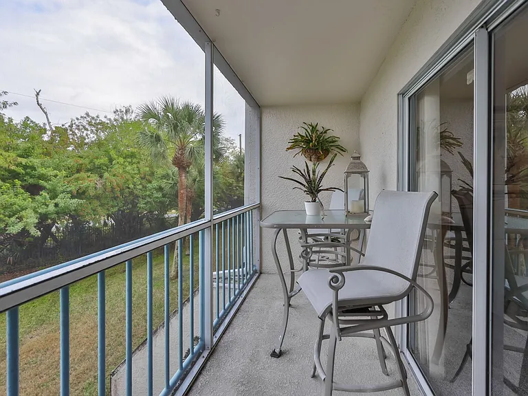 5567 Sea Forest Dr #122 — Photo 21