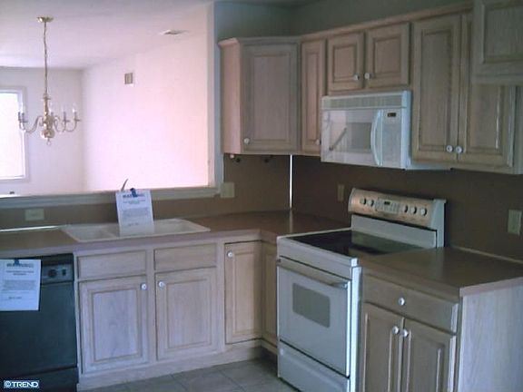 3rd image of 445 Epsilon Dr
