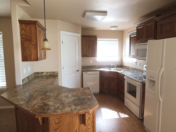 3rd image of 1213 Silver Creek Way