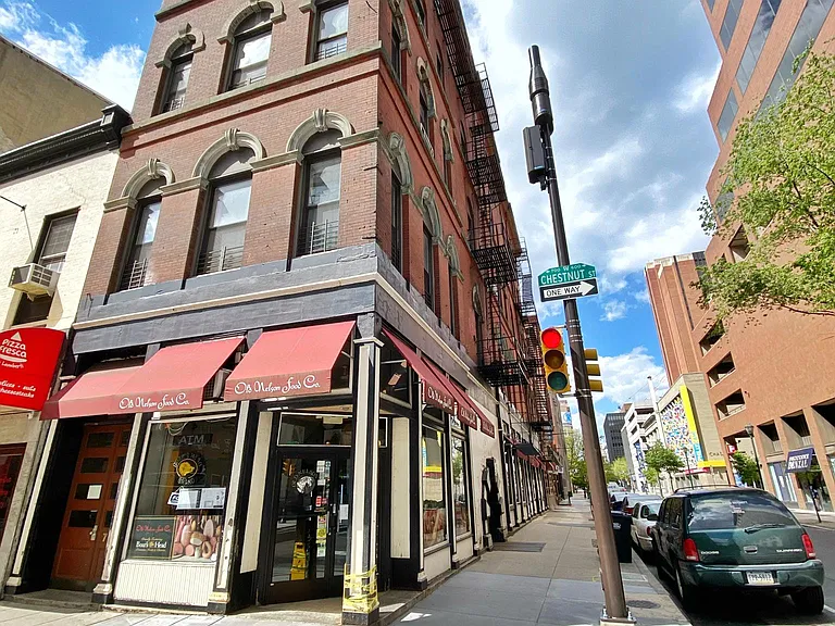 701 Chestnut St #4R — Photo 3