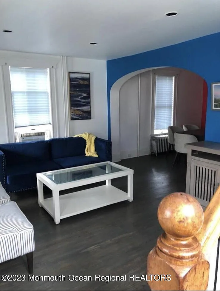 3 bed, 2.5 bath, 2122 sqft, $4,100 — Photo 3