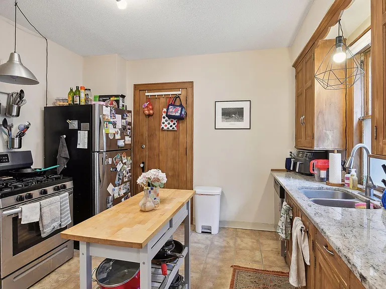 1936 Fremont Ave S #1 — Photo 10