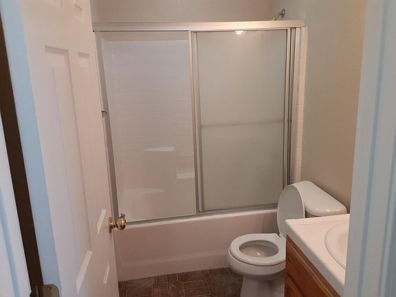 3rd image of 1118 Symphony St