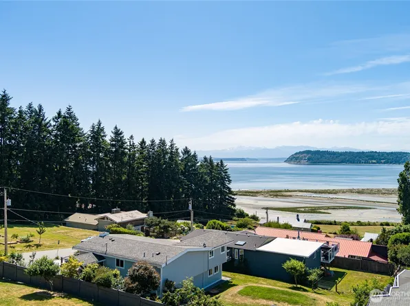 2735 Evening Glory Court, Clinton, WA 98236