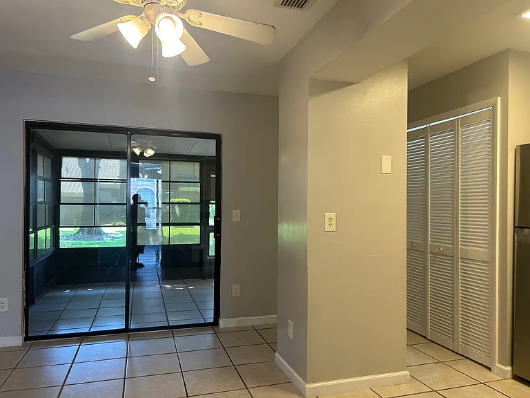 608 Casa Park Ct #J — Photo 9