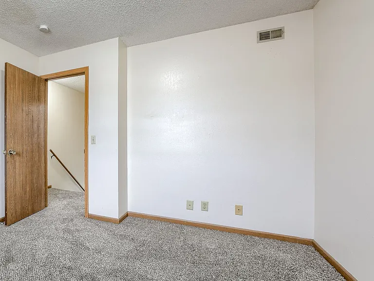 4910 Dudley St — Photo 12