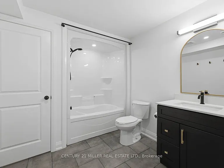 362 Wellington St E — Photo 23