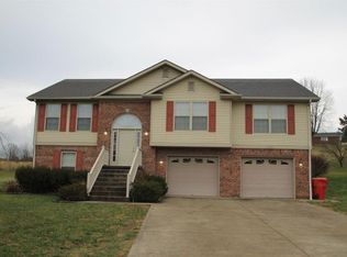 112 Lee Paige Ct, Berea, KY 40403