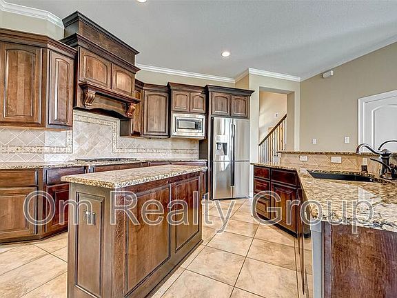 3rd image of 2910 Cotswold Ln