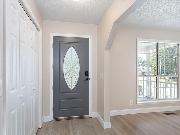 5th image of 439 Dogwood Ln