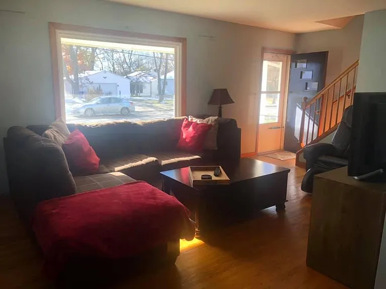 709 Allerton St — Photo 4