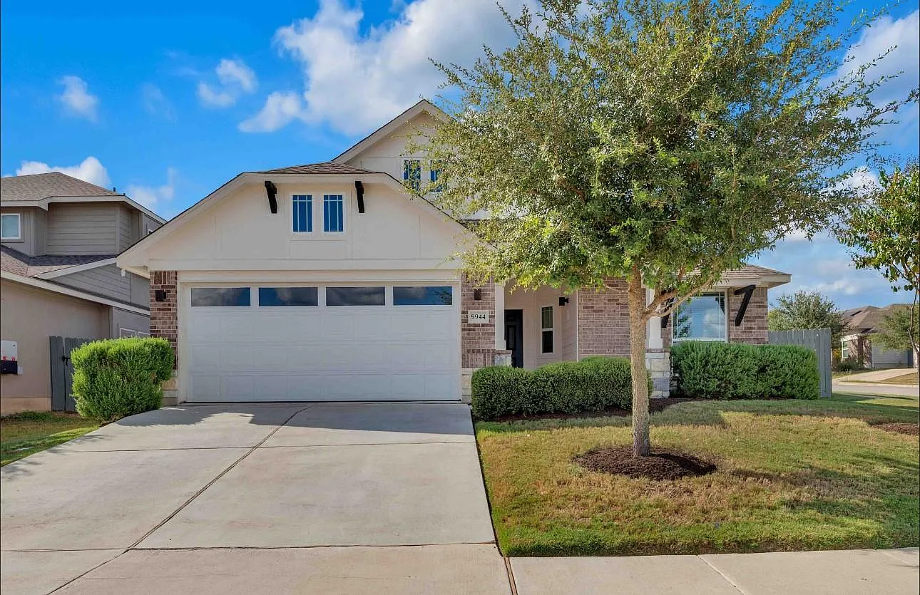 3 bed, 2.0 bath, 1722 sqft, $2,200 — Photo 2