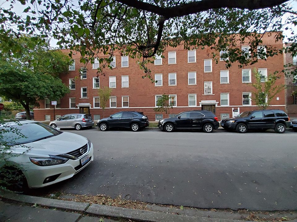 1st image of 1750 W Rascher Ave #1