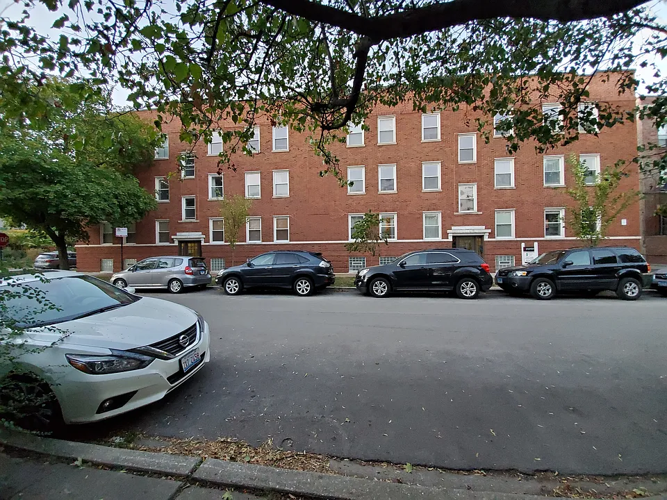 1750 W Rascher Ave #1-1-1