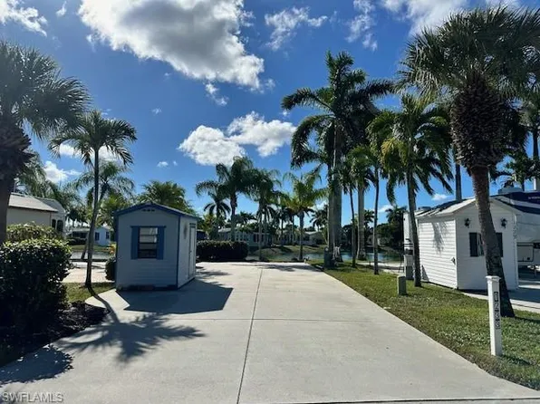 1233 Diamond Lake CIR, NAPLES, FL 34114