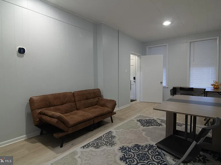 1217 N King St — Photo 12