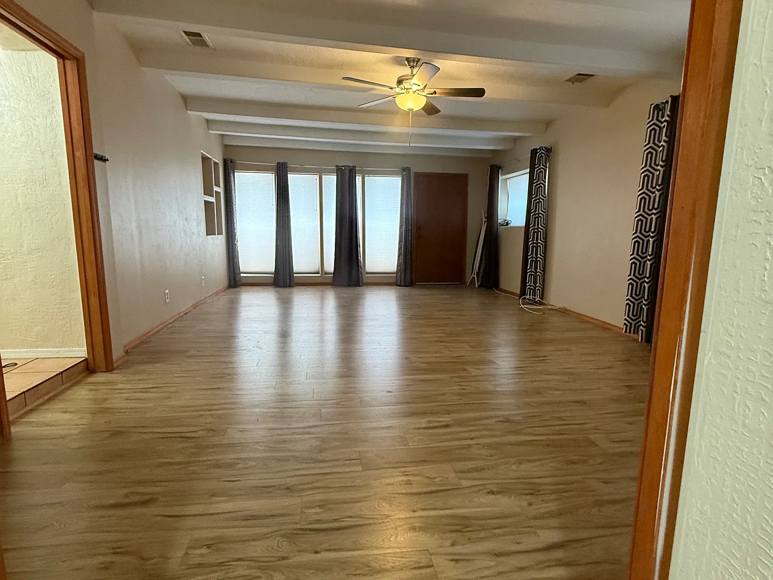 3 bed, 1728 sqft, $1,900 — Photo 2