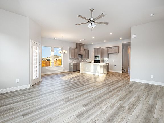 5th image of 1019 Ella Dr