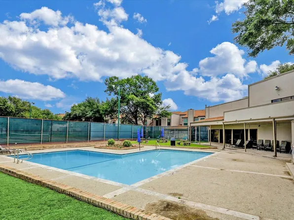 880 Tully Rd APT 13, Houston, TX 77079