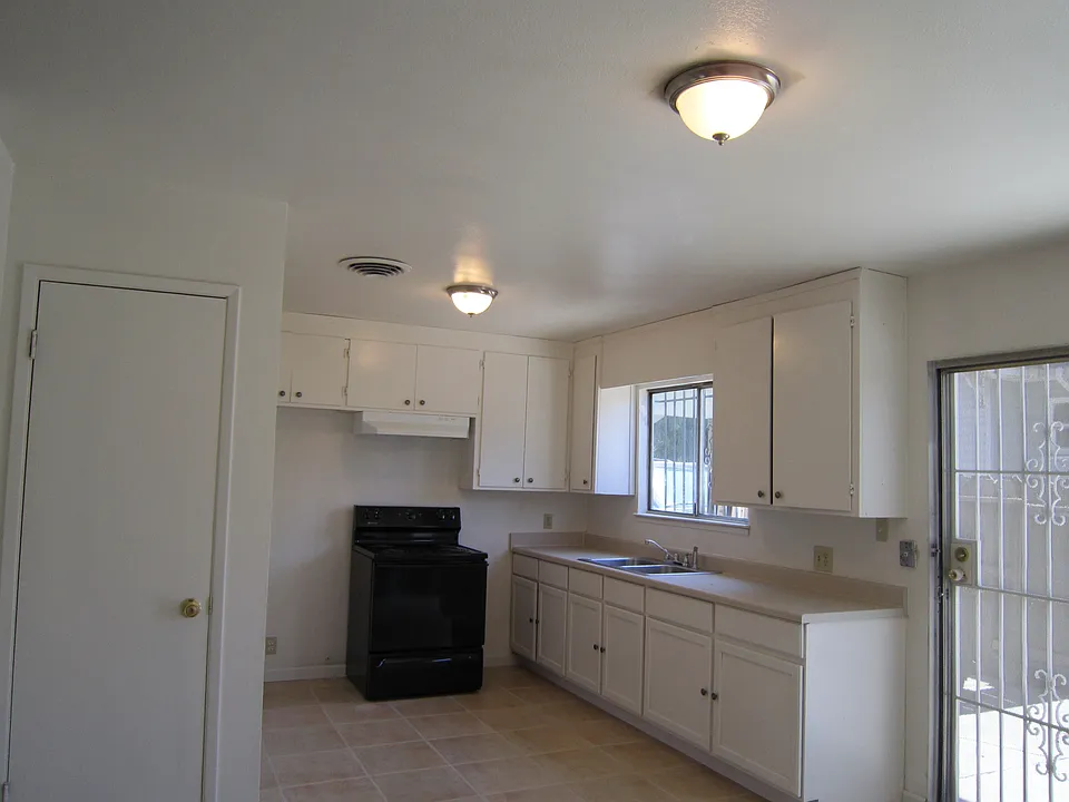 53 W 3rd St #1