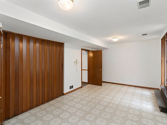 4th image of 5447 S Kenwood Ave