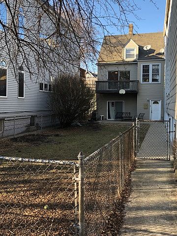 2nd image of 1712 W Barry Ave