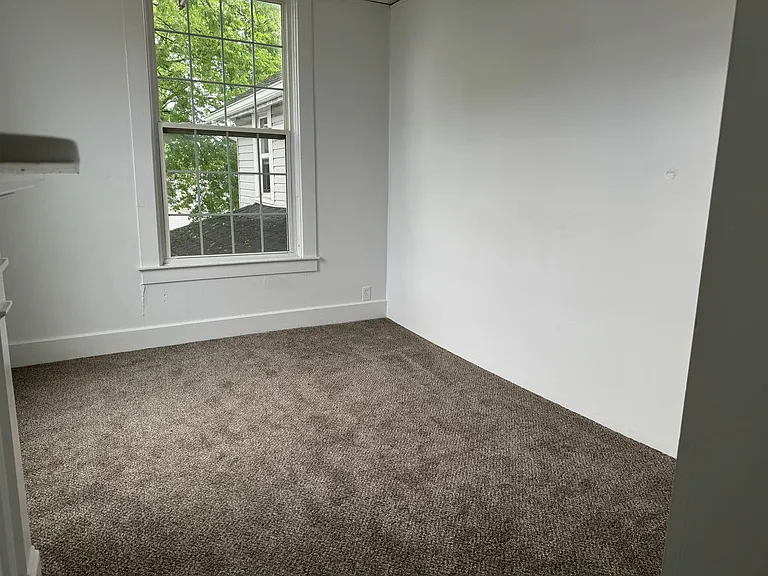 127 W Market St — Photo 6