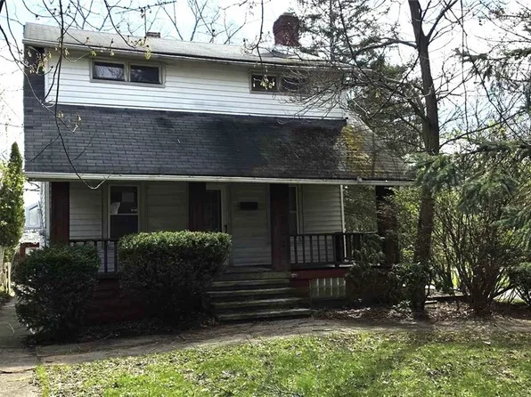 1811 S Green Rd, South Euclid, OH 44121