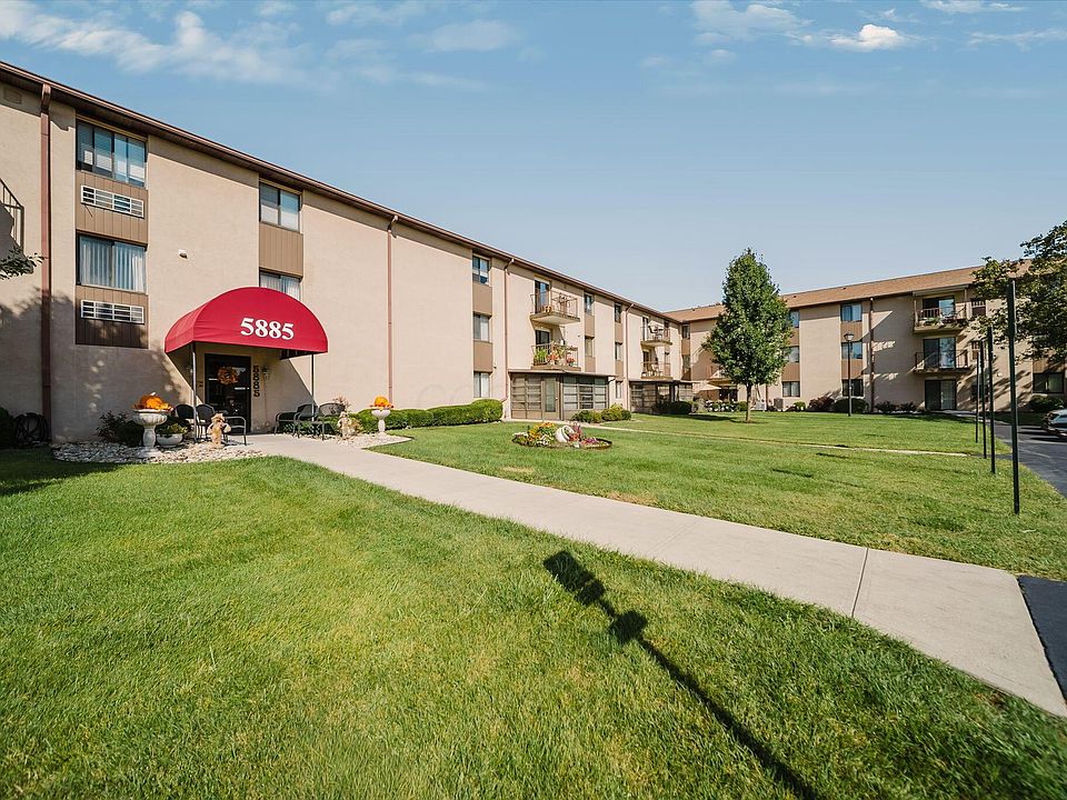 1st image of 5885 Beechcroft Rd APT 210