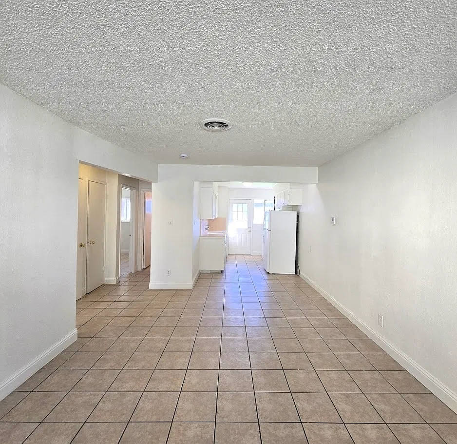 2 bed, 575 sqft, $1,350 — Photo 2